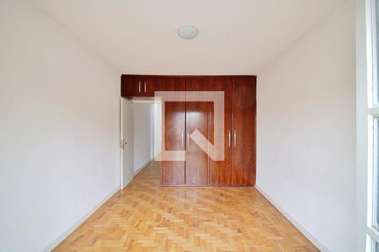 Suíte de casa à venda com 4 quartos, 180m² em Vila Sonia, São Paulo