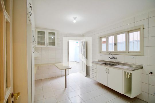 Cozinha de casa à venda com 4 quartos, 180m² em Vila Sonia, São Paulo