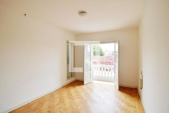 Suíte de casa à venda com 4 quartos, 180m² em Vila Sonia, São Paulo