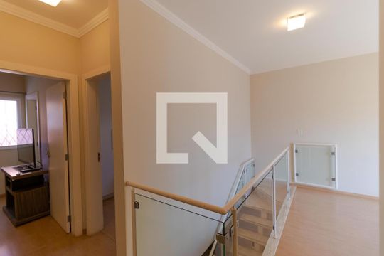 Corredor de casa de condomínio à venda com 3 quartos, 180m² em Jardim das Paineiras, Campinas