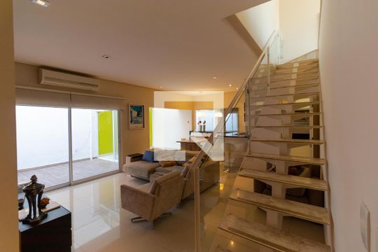 Salas de casa de condomínio à venda com 3 quartos, 180m² em Jardim das Paineiras, Campinas