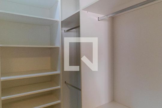Closet da Suíte de casa de condomínio à venda com 3 quartos, 180m² em Jardim das Paineiras, Campinas
