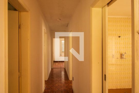 Corredor de casa à venda com 5 quartos, 140m² em Hípica, Porto Alegre
