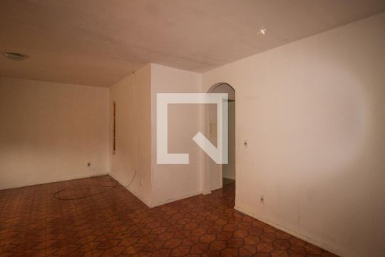Sala de casa à venda com 5 quartos, 140m² em Hípica, Porto Alegre