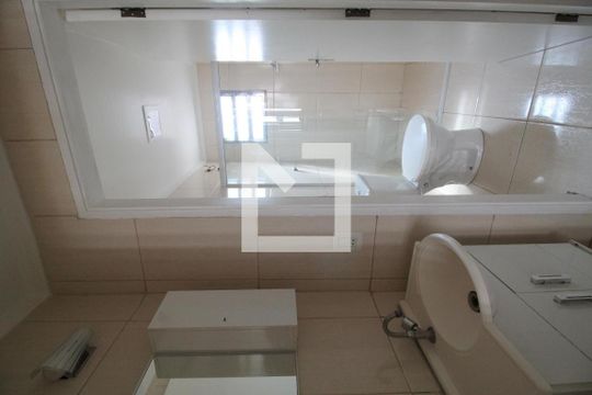Banheiro de apartamento à venda com 2 quartos, 45m² em Conjunto Habitacional Padre Manoel da Nóbrega, São Paulo