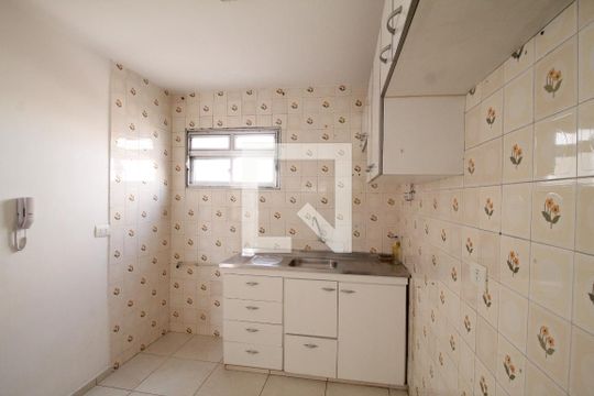 Cozinha de apartamento à venda com 2 quartos, 45m² em Conjunto Habitacional Padre Manoel da Nóbrega, São Paulo