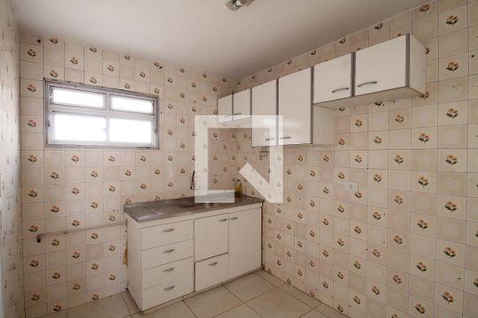 Cozinha de apartamento à venda com 2 quartos, 45m² em Conjunto Habitacional Padre Manoel da Nóbrega, São Paulo