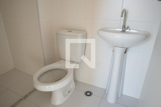Banheiro de apartamento à venda com 2 quartos, 40m² em Barra Funda, São Paulo