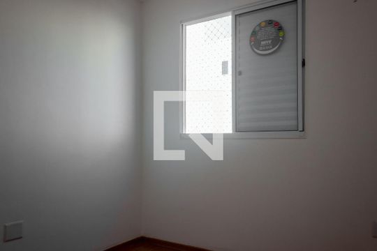 Quarto 2 de apartamento para alugar com 2 quartos, 43m² em Jardim Holanda, Uberlândia