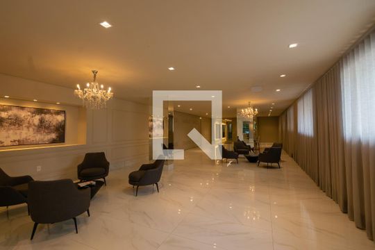 Hall de entrada de apartamento à venda com 2 quartos, 58m² em Azenha, Porto Alegre