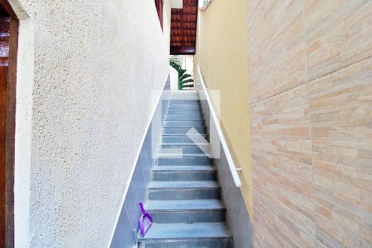 Acesso  de casa à venda com 3 quartos, 332m² em Parque Monte Alegre, Taboão da Serra