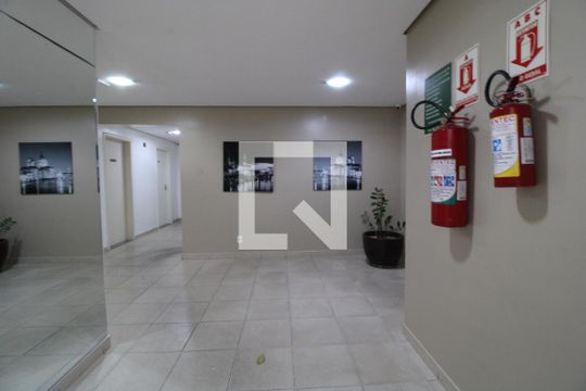 Hall de apartamento para alugar com 2 quartos, 67m² em Interlagos, São Paulo