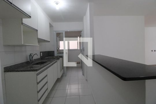 Cozinha de apartamento para alugar com 2 quartos, 67m² em Interlagos, São Paulo