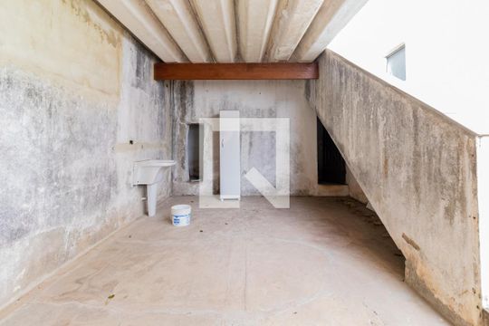 Lavanderia de casa para alugar com 3 quartos, 300m² em Parque Alves de Lima, São Paulo