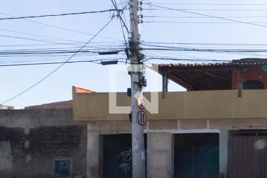 Fachada de casa à venda com 2 quartos, 360m² em Parque Duval de Barros, Contagem