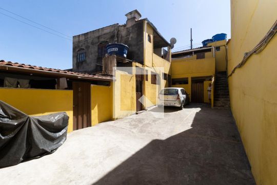 Área Externa de casa à venda com 2 quartos, 360m² em Parque Duval de Barros, Contagem