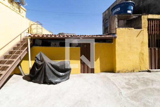 Área Externa de casa à venda com 2 quartos, 360m² em Parque Duval de Barros, Contagem