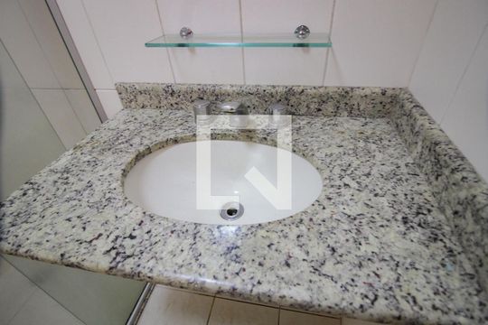 banheiro de apartamento à venda com 2 quartos, 51m² em Lauzane Paulista, São Paulo