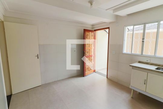 Cozinha de casa para alugar com 2 quartos, 80m² em Vila Dinorah, São Paulo