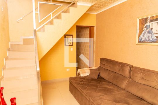 Sala de casa à venda com 3 quartos, 180m² em Piraporinha, Diadema