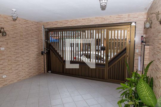 Garagem de casa à venda com 3 quartos, 180m² em Piraporinha, Diadema