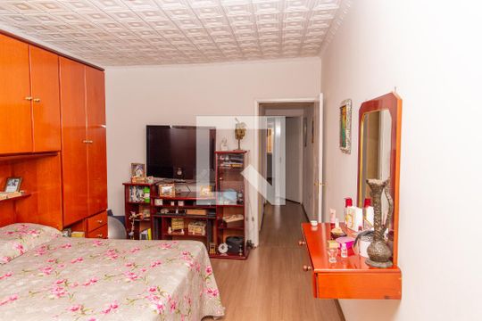 Quarto 1 de casa à venda com 3 quartos, 180m² em Piraporinha, Diadema