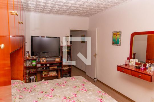 Quarto 1 de casa à venda com 3 quartos, 180m² em Piraporinha, Diadema