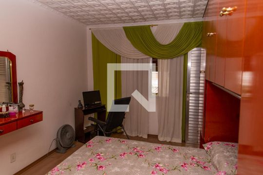 Quarto 1 de casa à venda com 3 quartos, 180m² em Piraporinha, Diadema