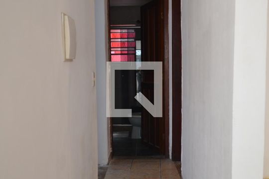Corredor de casa para alugar com 2 quartos, 100m² em Taquara, Rio de Janeiro