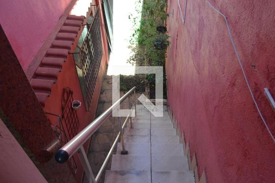 Entrada de casa de condomínio para alugar com 2 quartos, 100m² em Taquara, Rio de Janeiro