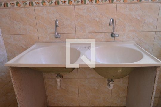 Área de Serviço de casa de condomínio para alugar com 2 quartos, 100m² em Taquara, Rio de Janeiro