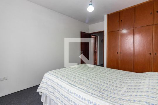 Quarto 1 de casa para alugar com 4 quartos, 345m² em Vila Osasco, Osasco