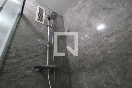 Chuveiro de apartamento à venda com 2 quartos, 70m² em Usina Piratininga, São Paulo