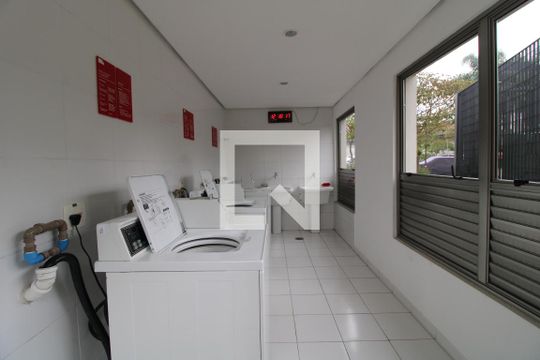Lavanderia comunitária de apartamento à venda com 2 quartos, 70m² em Usina Piratininga, São Paulo