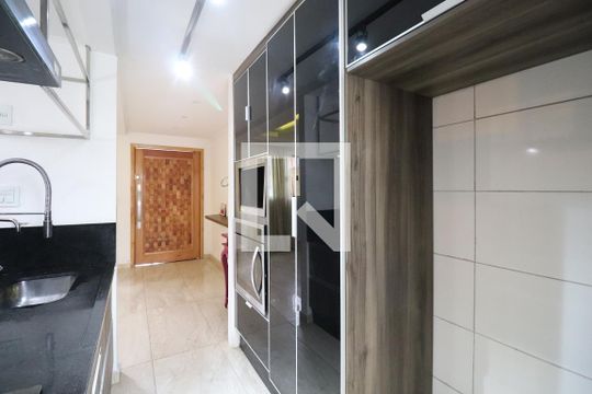 Cozinha de casa de condomínio para alugar com 3 quartos, 125m² em Jardim Guilhermino, Guarulhos