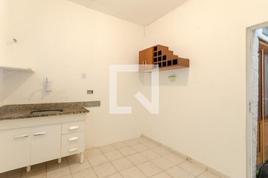 Cozinha de apartamento para alugar com 2 quartos, 90m² em Barra, Salvador