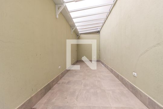 Quintal de casa à venda com 3 quartos, 240m² em Vila Nova Alba, São Paulo