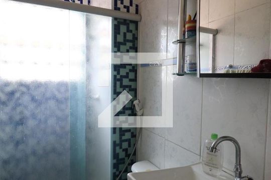 Banheiro de casa de condomínio para alugar com 2 quartos, 45m² em Jardim Maria Dirce, Guarulhos