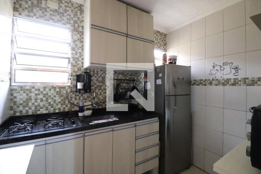 Cozinha e Área de Serviço de casa de condomínio para alugar com 2 quartos, 45m² em Jardim Maria Dirce, Guarulhos