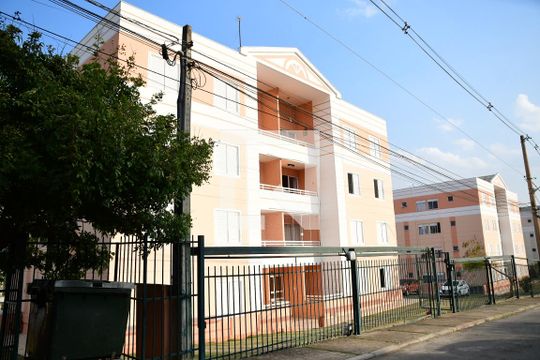 Fachada de apartamento para alugar com 2 quartos, 48m² em Jardim Ísis, Cotia