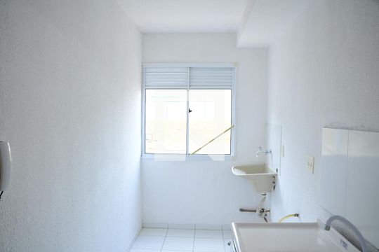 Cozinha e Área de Serviço de apartamento para alugar com 2 quartos, 48m² em Jardim Ísis, Cotia