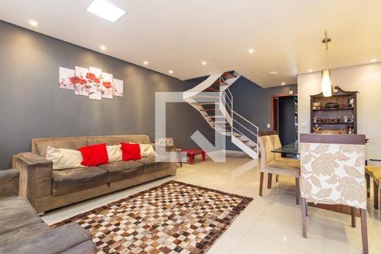 Casa à venda com 3 quartos, 130m² em Jardim das Vertentes, São Paulo