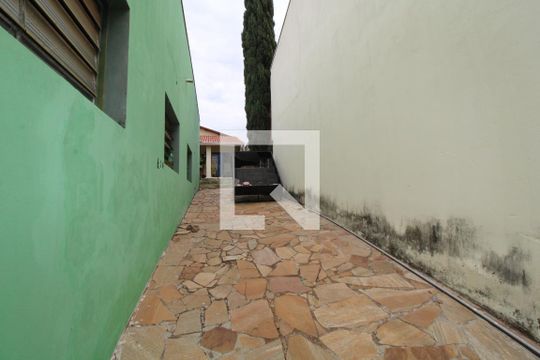 Garagem de casa à venda com 2 quartos, 180m² em Jardim Myrian Moreira da Costa, Campinas