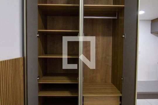 Quarto e Sala de kitnet/studio para alugar com 1 quarto, 28m² em Luz, São Paulo