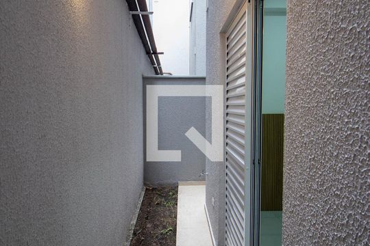 Varanda de kitnet/studio para alugar com 1 quarto, 28m² em Luz, São Paulo