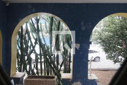 Vista da Sala de Estar de casa para alugar com 3 quartos, 242m² em Centro, Sorocaba