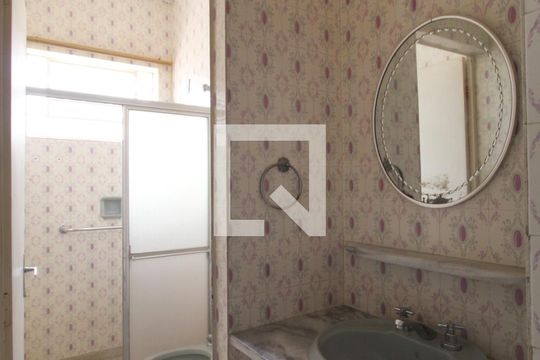 Banheiro da Suíte de casa para alugar com 3 quartos, 242m² em Centro, Sorocaba