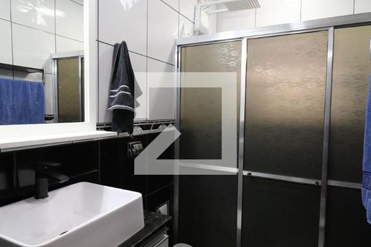 Banheiro de casa à venda com 2 quartos, 180m² em Jardim Flor da Montanha, Guarulhos