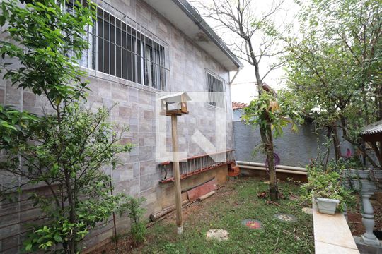 Quintal de casa à venda com 2 quartos, 180m² em Jardim Flor da Montanha, Guarulhos