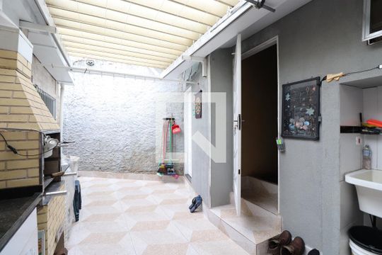 Quintal de casa à venda com 2 quartos, 180m² em Jardim Flor da Montanha, Guarulhos